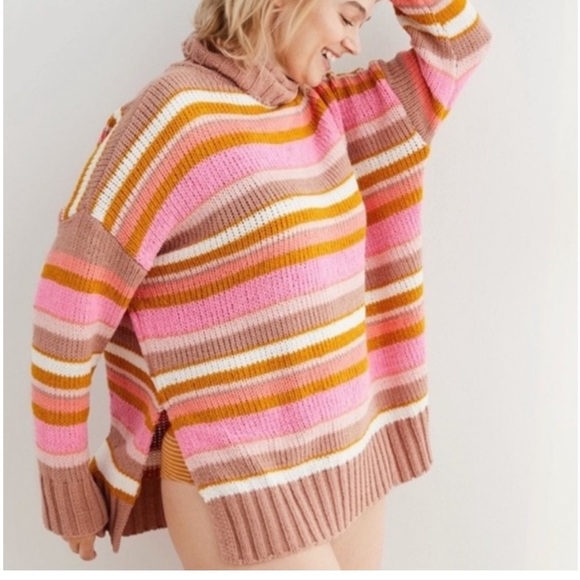 aerie Sweaters - Aerie Women’s Oversized Chenille Turtleneck Sweater Size Medium